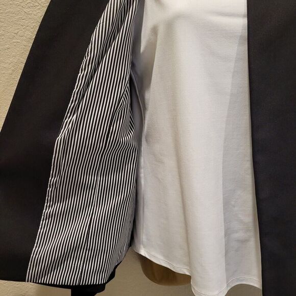 Chico's Size 0 (X-Small) Black Cotton Blend Jacket Black / White Striped Lining - Picture 8 of 13